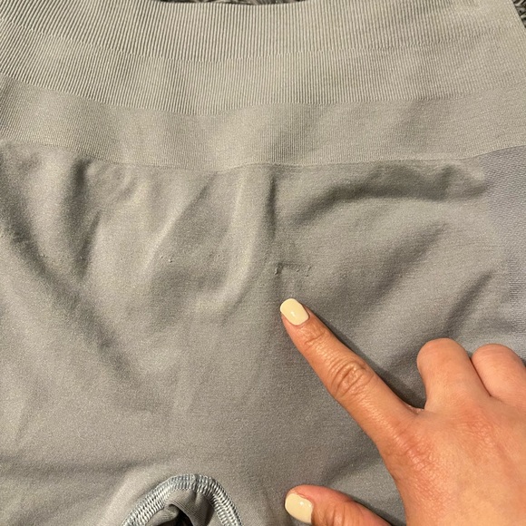 ALPHALETE - Light Gray , AMPLIFY Women's Seamless Scrunch Legging - Picture 3 of 9